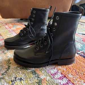 NEW Frye Veronica combat boots 5.5